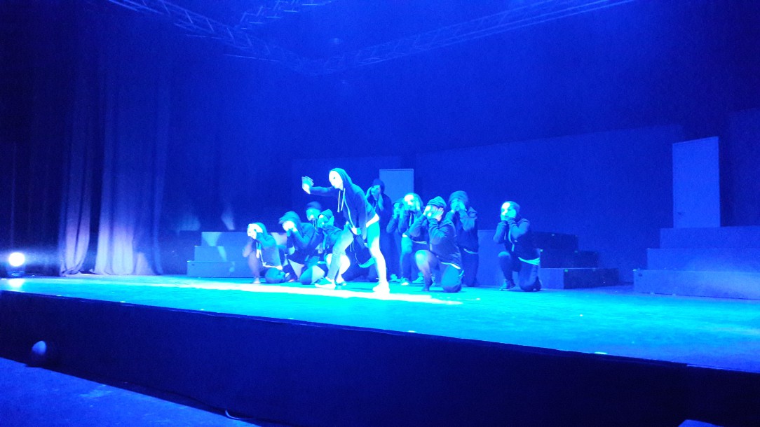 Danse hold teaterkoncert